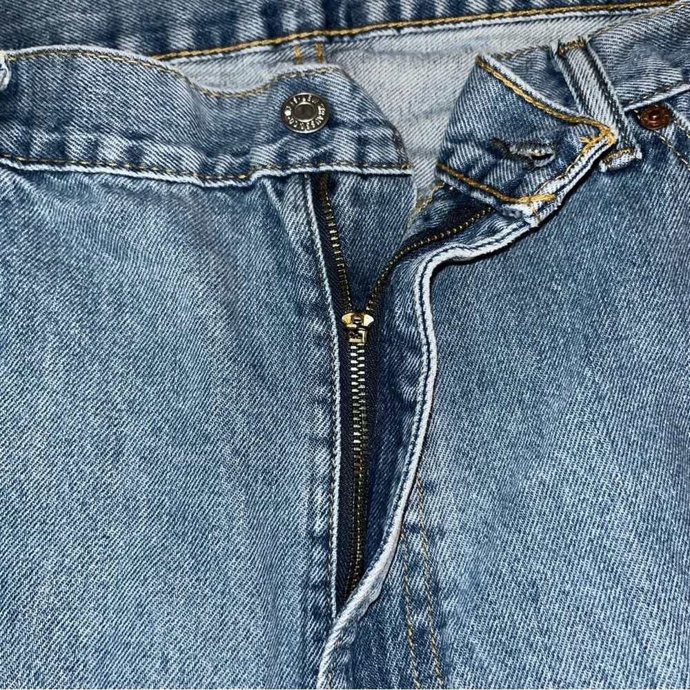 Levi's Light Blue Denim Jeans‎